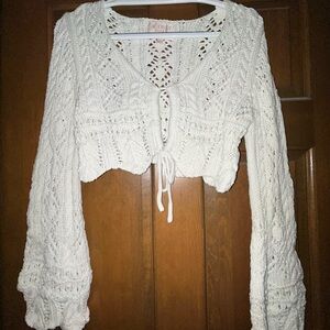 Francesca's Collections White Bell Sleeve Cropped Blouse